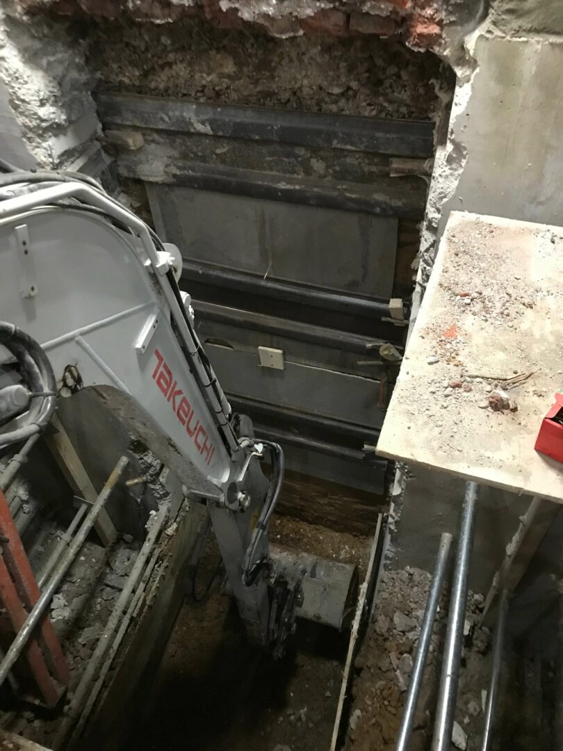 bh-basement-grosvenor-crescent-mews-6